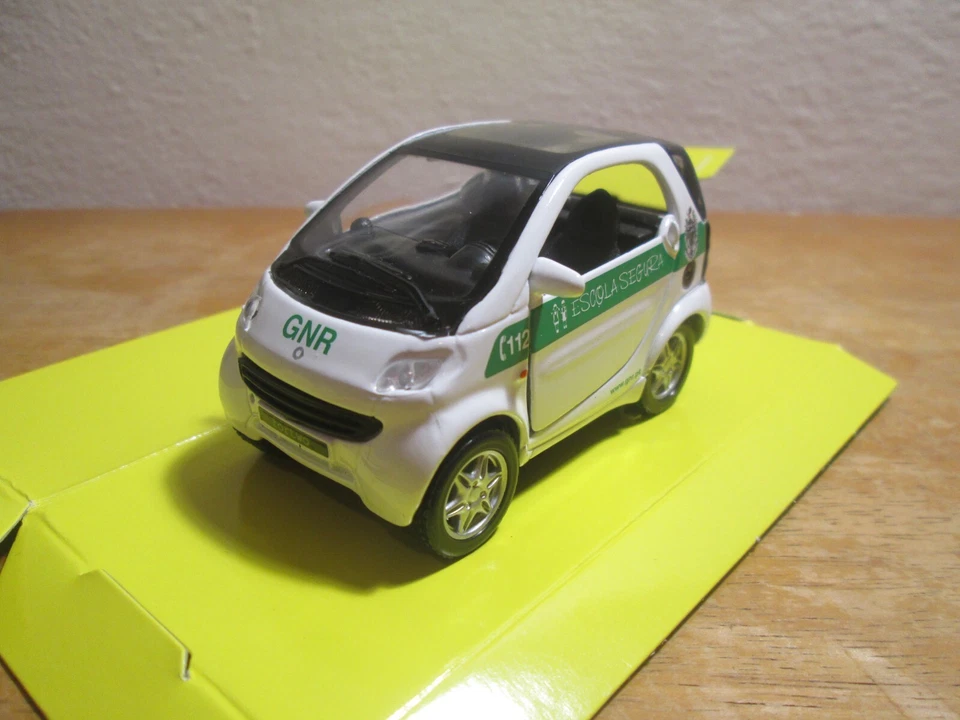 Smart Fortwo - GNR Portuguese Republican National  Guard - 1/43 Maisto - Image 2 of 4