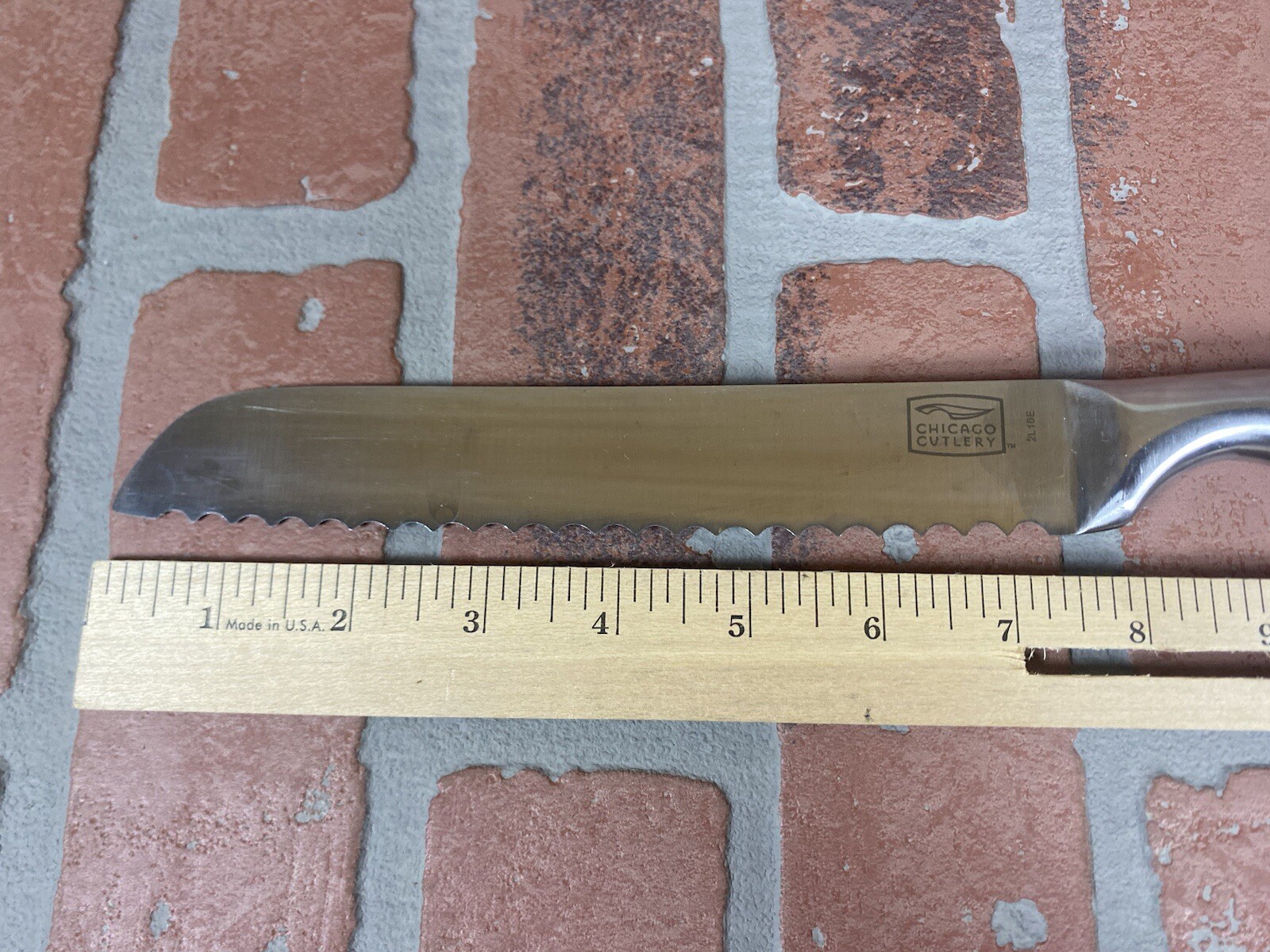 Chicago Cutlery Bread Knife 7.5” Hi Carbon Stainless Steel 2L10E Kitchen EUC