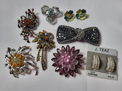 ​Vintage Costume Jewelry Lot: 5 Sparkling Brooches, J. Teaz Earrings & Hair Bow