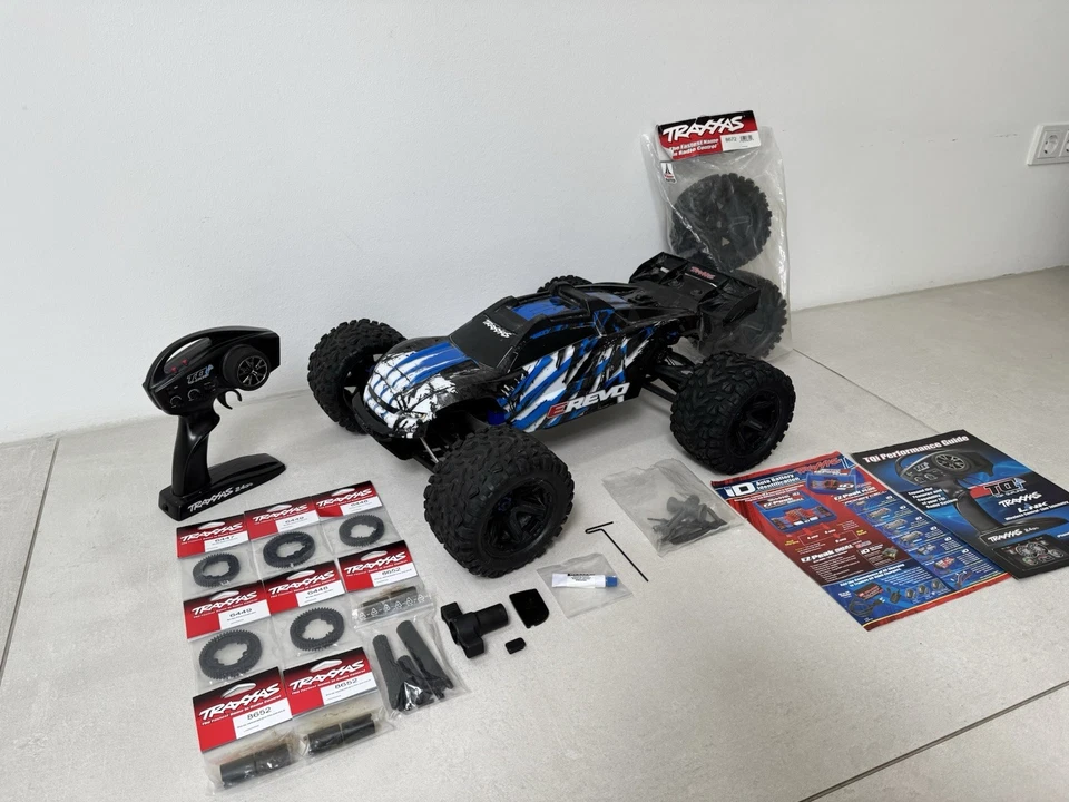 Traxxas E-Revo BL 2.0 4x4 VXL 1:8 Brushless + Zubehör - Bild 3 von 4