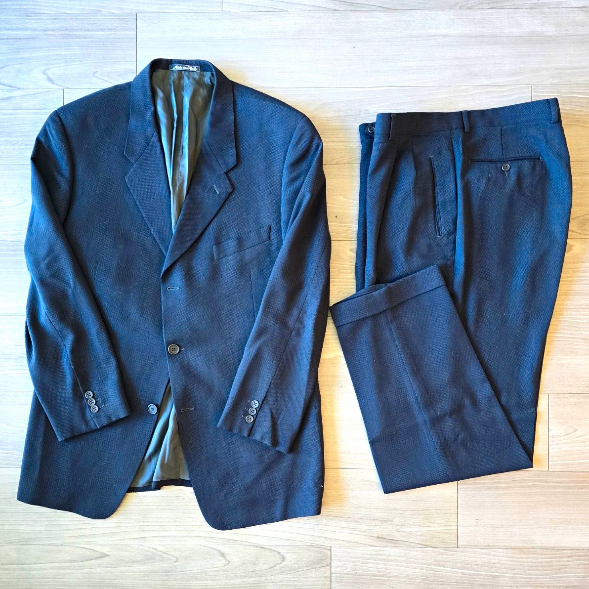 25+ Giorgio Armani Italian Suits & Blazers for Men for sale