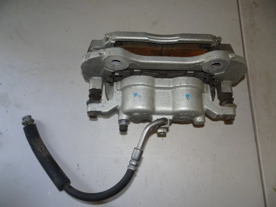 Pinza de freno derecha para pasajero delantero Dodge Grand Caravan 2014-2019 OEM completa Foto 4 de 4