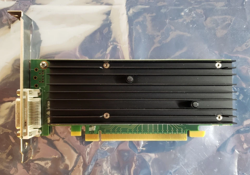 Nvidia Quadro NVS 290 256MB PCI Express x16 Video Card with Two Monitors Adapter - Image 2 of 4