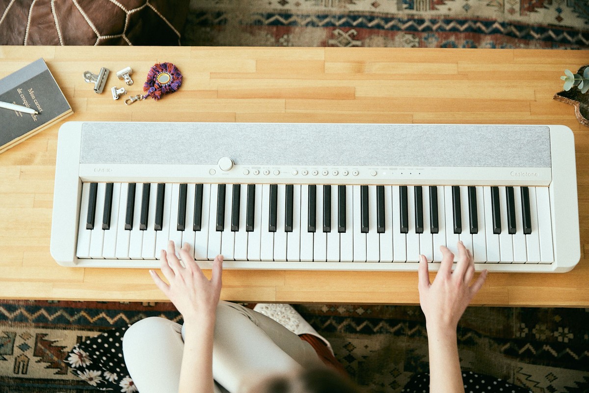 CASIO CT-S1 Casiotone ホワイト【中古美品】 Casio CT-S1 Casiotone 61-Key Keyboard - White w/ Adjustable
