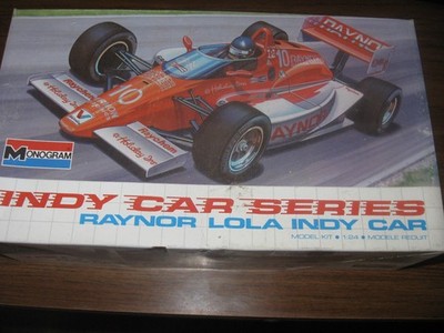 NEW Monogram Indy Car Series Raynor Lola #10 1:24 Scale Model Kit Complete