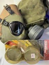 Korean War 1953 US Army Chemical Corps USMC M9 Gas Mask W/Form Filters & Bag