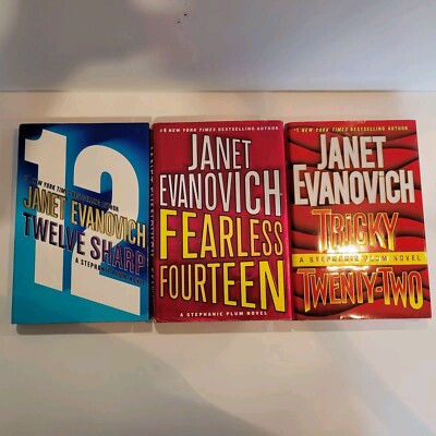 Janet Evanovich Lot of 3 Twelve Sharp, Fourteen Fearless & Twenty  Two Tricky