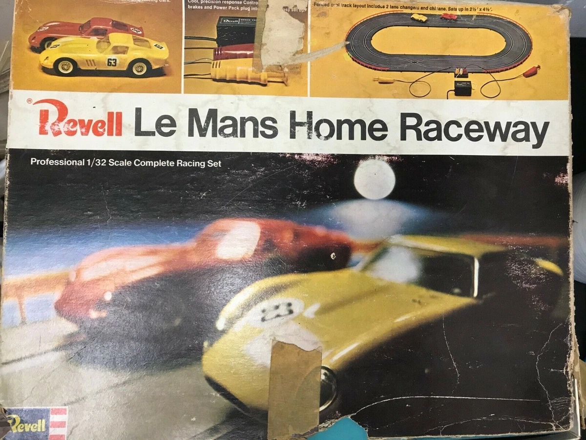 VINTAGE 1967 REVELL LE MANS HOME RACEWAY RACE TRACK SLOT CARS RACING SLOTS  1/32