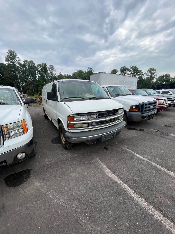 Used Starter Motor fits: 2002 Chevrolet Express 3500 van 8-379 6.2L diesel Grade - Image 2 of 4