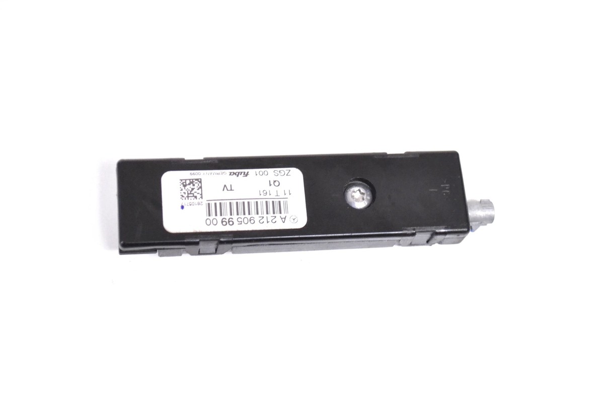 MERCEDES C218 CLS350 CDI 2011 RHD Aerial Amplifier Module