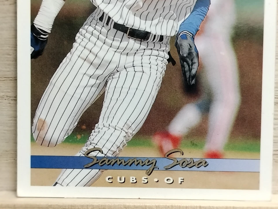 1988 Sammy Sosa Uper Deck Baseball Card # 127 - Image 3 of 4