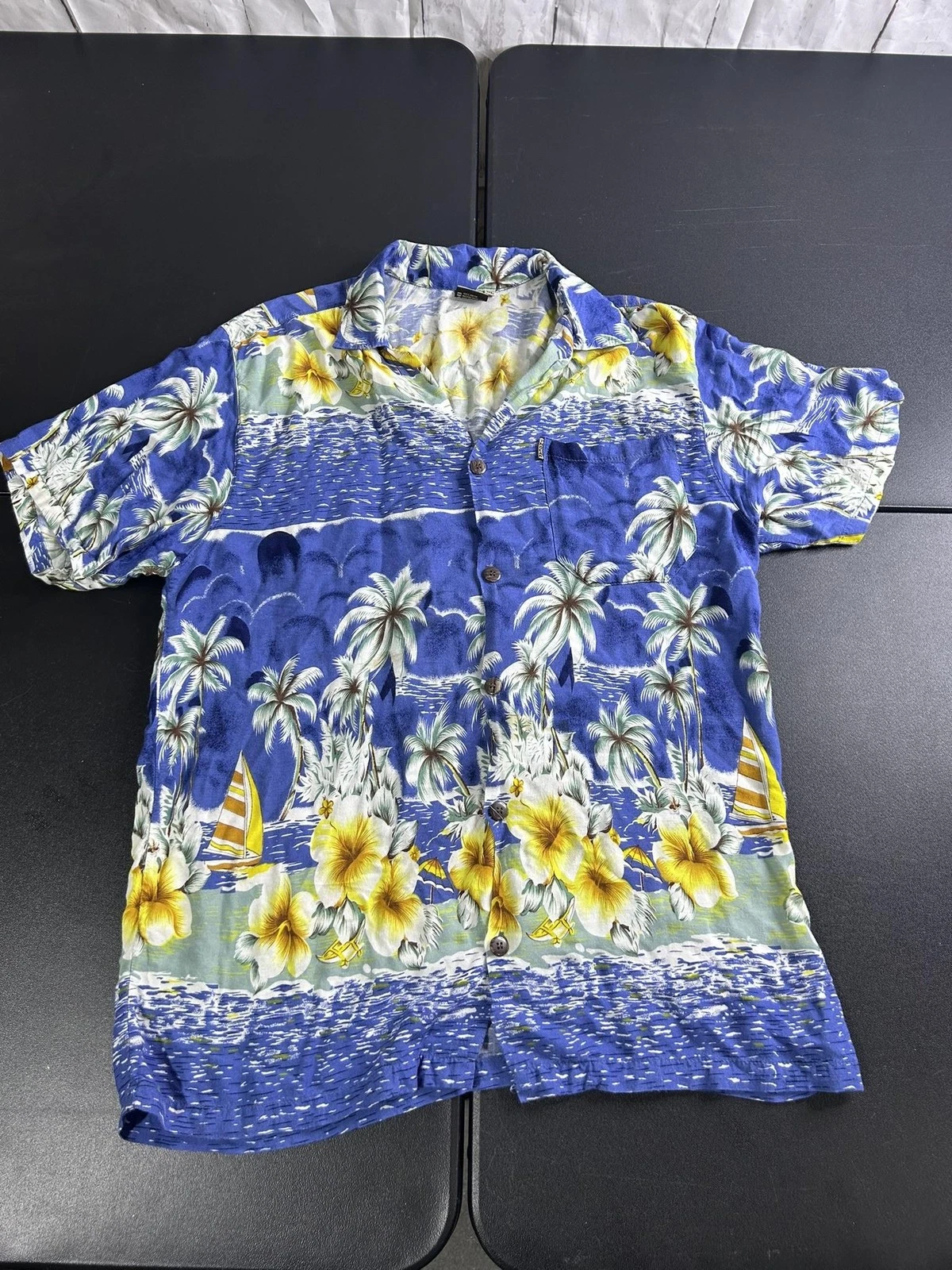 InGear Hawaiian Shirt Mens XL Floral Palm Tree Sailboat Tropical Beach Casual