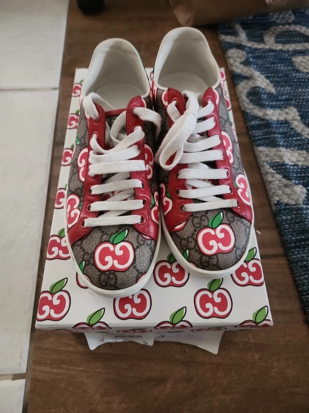 Belle baskets créateur GUCCI cuir logo GG Apple Design taille 35 ITALIE