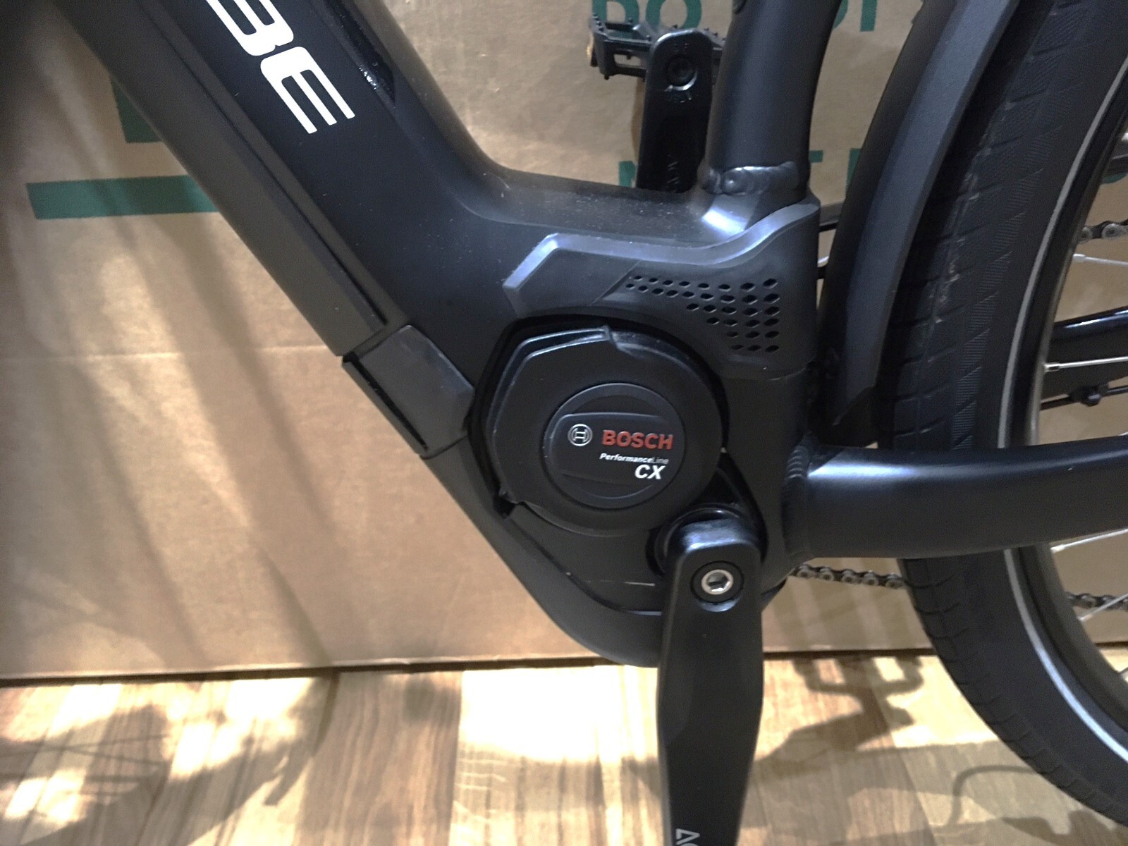 'BARG'AIN' Cube Kathmandu Hybrid Pro 625 EBIKE Outstanding Mint