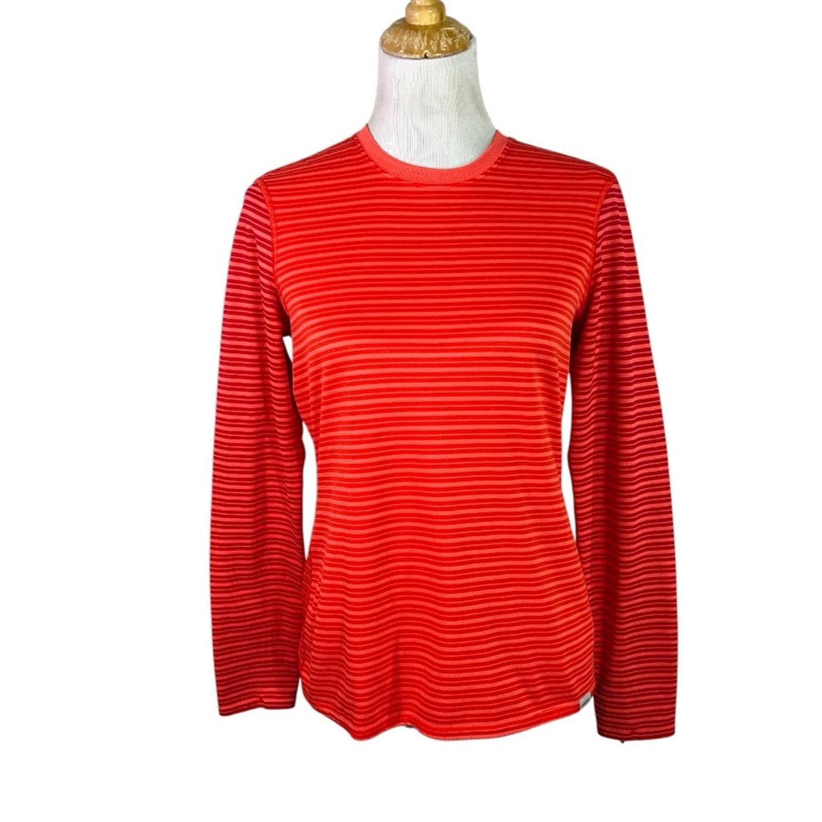 Patagonia Capilene 3 Midweight Crew Baselayer Long Sleeve size M - Coral Stripe