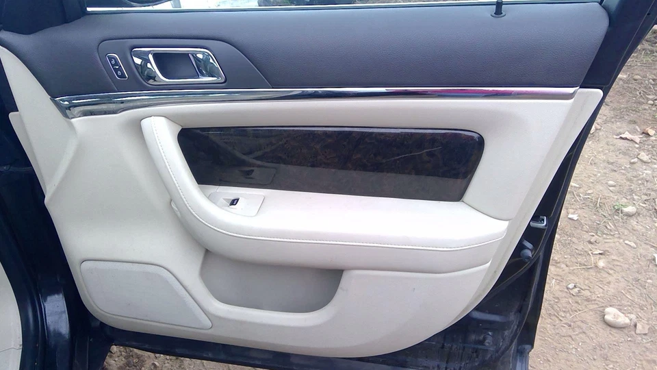 14 LINCOLN MKS Front Door Trim Panel - Image 2 of 4