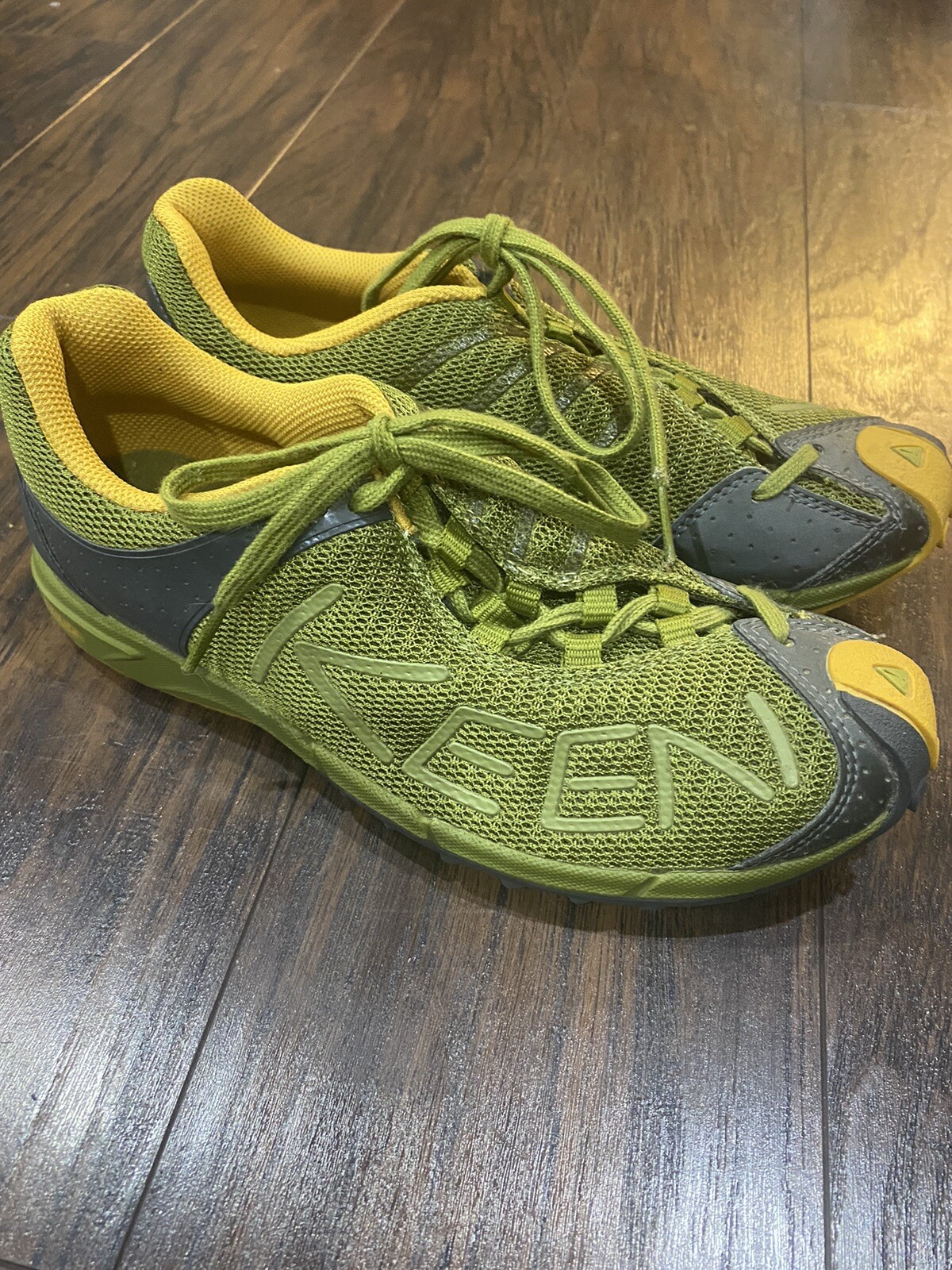 Scarpe da trekking da donna Keen taglia 6 5 A86 da trail running verde avocado gialle