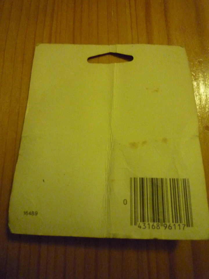 2 Flashlight Torch Bulbs Lamps 1 Bulb for 2 D Bat FL & 1 Bulb for 2 C Bat FL - Image 3 of 4