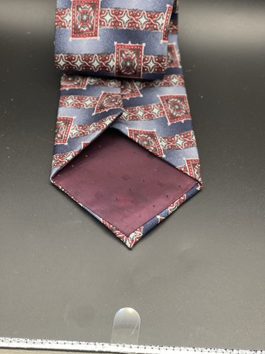 Corbata de seda Oscar de la Renta roja azul marino cuadrados geométricos clásica vintage - Imagen 3 de 6