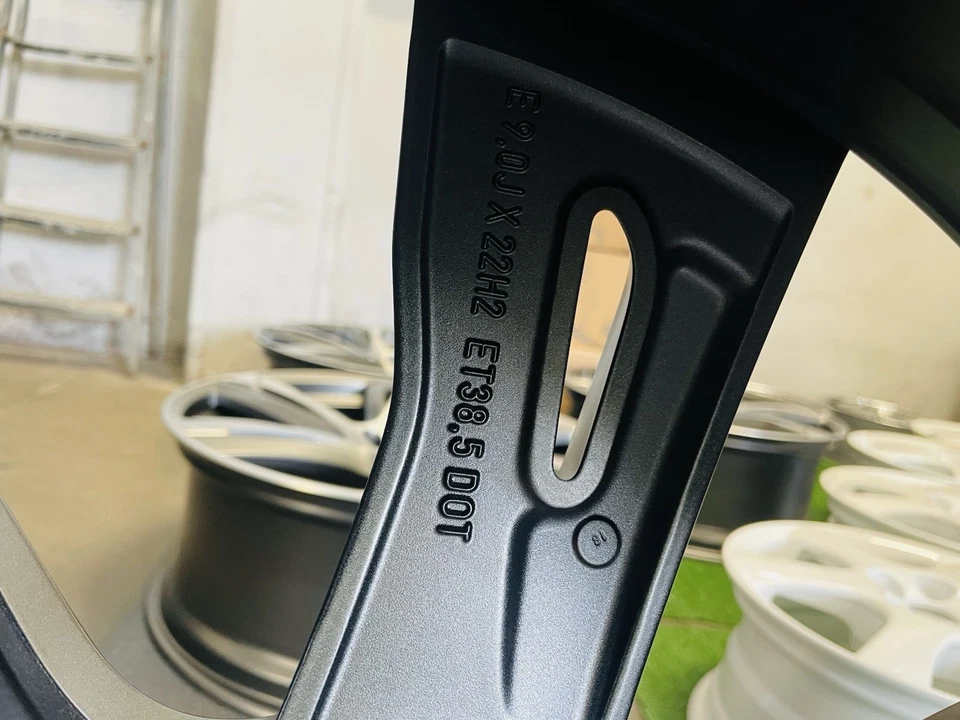 SET 4 CERCHI IN LEGA VOLVO DA 22 ORIGINALI NUOVI - Immagine 3 di 4