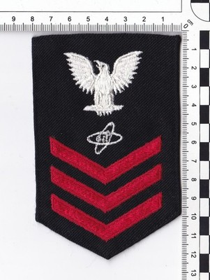 US NAVY PETTY OFFICER 1st CLASS E6 Rating Badge -  Missile Technician (MT)