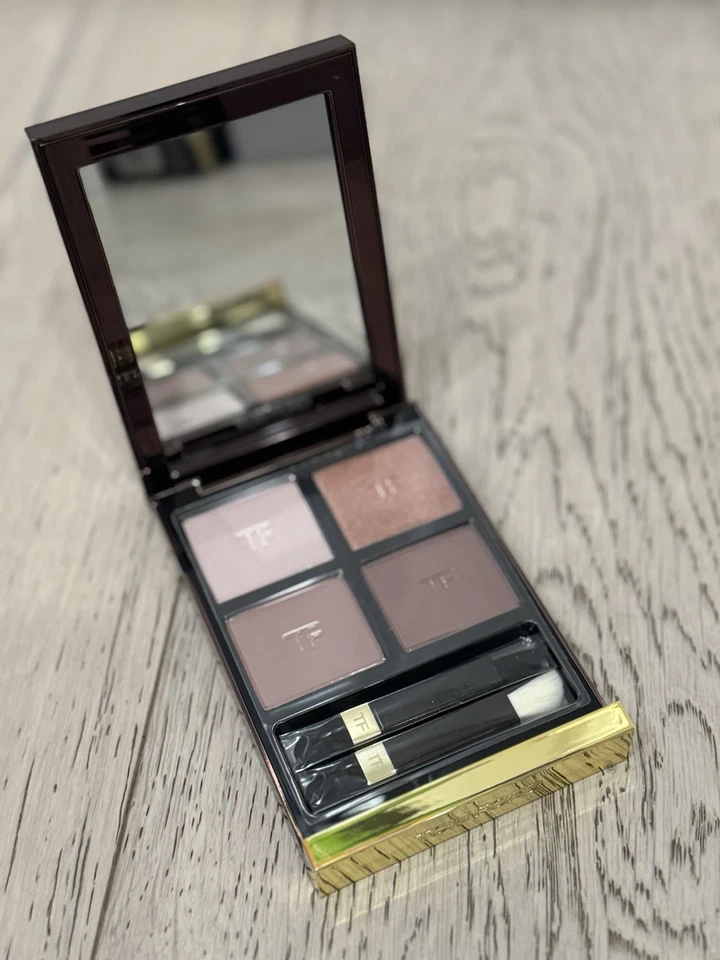 Paleta de sombras de ojos cuádruples TOM FORD color de ojos 31 Sous Le Sable NUEVA $95 Foto 2 de 4