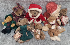 Lot of 8 VTG Boyds Bears Holiday Plush Teddy Santa Plaid Dress Cat Scarf Robe