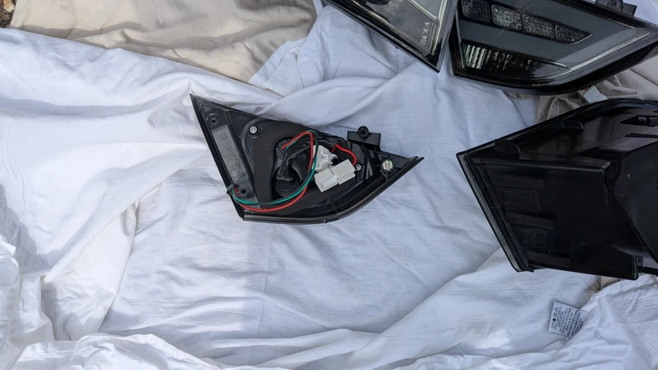 Luces traseras LED ahumadas VLAND para Hyundai Sonata 2011-2014 con señales secuenciales Foto 3 de 4