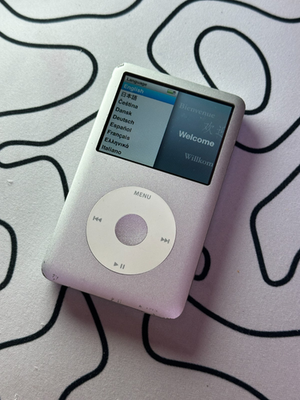 Apple iPod Classic 7th Gen 120GB - Silver - NEW BATTERY - Grade C 