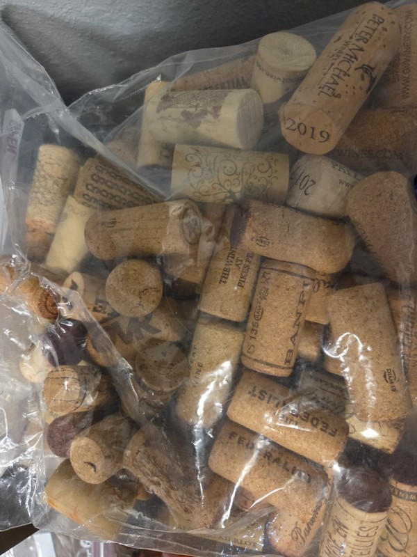 Large Lot of Assorted Wine Corks for Crafting  1 Gallon Zip Lock bag 