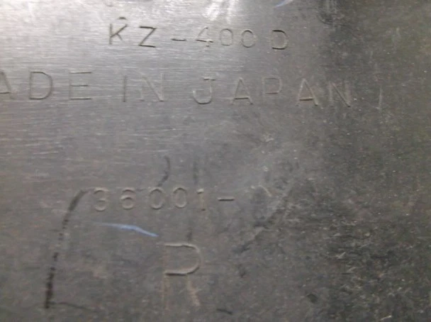 Cubierta lateral derecha usada para Kawasaki KZ440B, KZ400D y KZ400B Foto 4 de 4