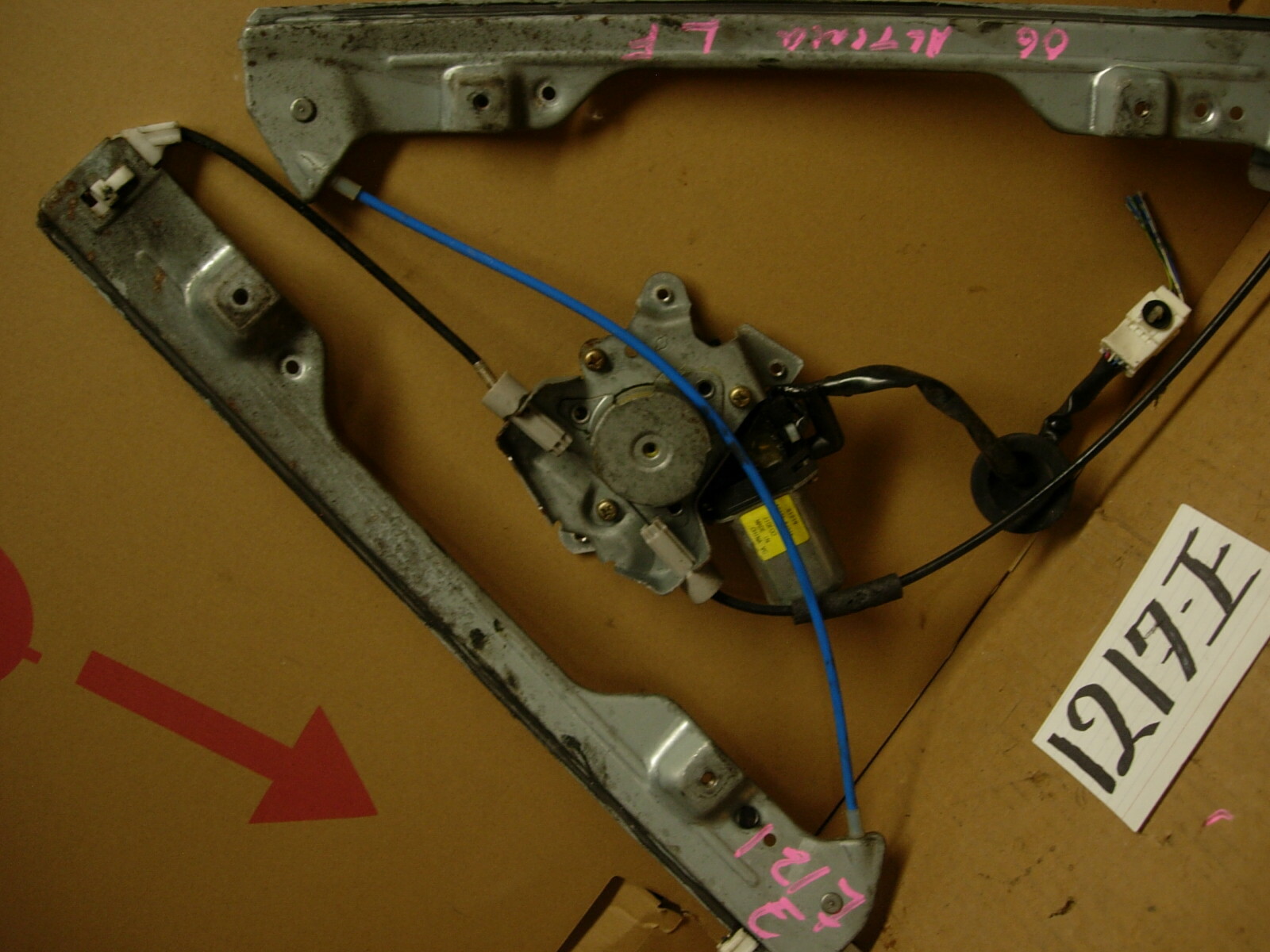 02 03 04 05 06 Nissan Altima Front Driver Window Regulator W/ Motor #1217-E
