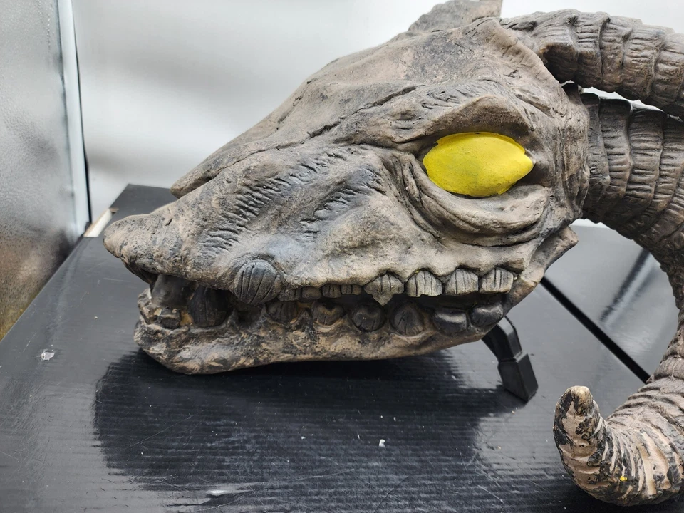 Máscara de disfraces de Halloween dragón ojos amarillos adulto de gran tamaño goma látex 17,5" Foto 2 de 4