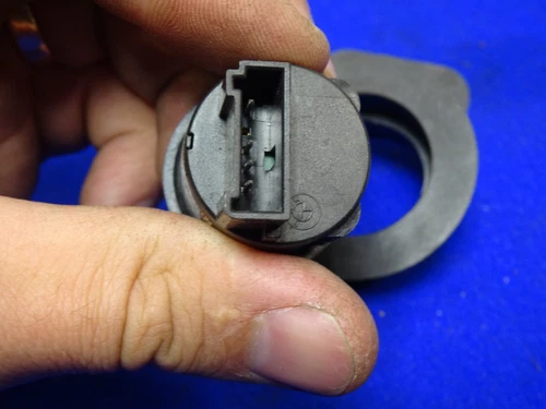 Switch for retractable tow bar