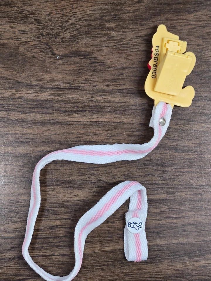 Soporte para chupete ABDL - Winnie the Pooh y rayas rosas blanco avión a presión Foto 2 de 3