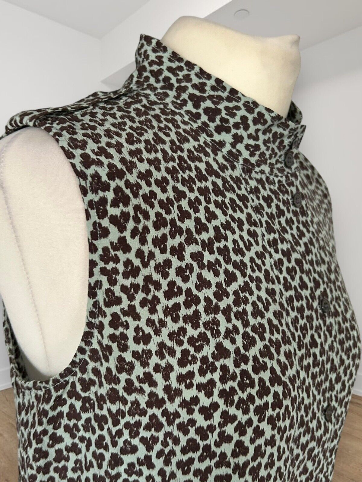 Equipment Femme Leopard Print 100% Silk Sleeveles… - image 5
