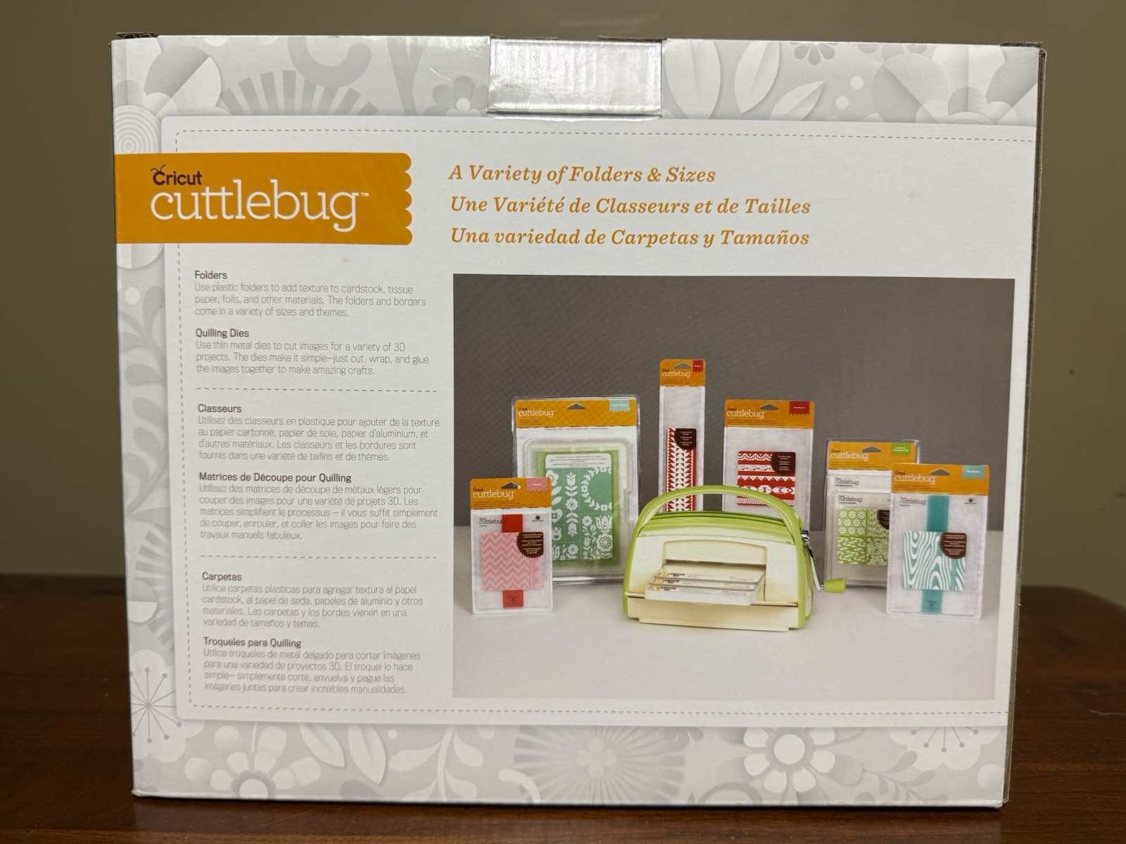 Cricut Cuttlebug Embossing & Die Cutting Machine + 33 extra accessories ...