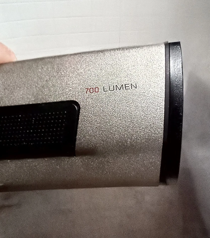 BONTRAGER ION COMP 700 LUMENS NIB R FRONT BIKE LIGHT 553815  - Image 2 of 4