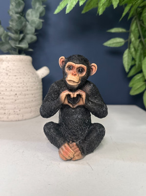 Kleine freche Affe Figur - Liebe Herz Hände Pose