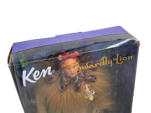 MUÑECA BARBIE 1999 EL MAGO DE OZ COMO LEÓN COBARDE KEN 25814 Nueva - Imagen 2 de 15