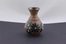 TONALA MEXICAN POTTERY MINI VASE BLUE & WHITE FLOWERS ON BROWN CLAY