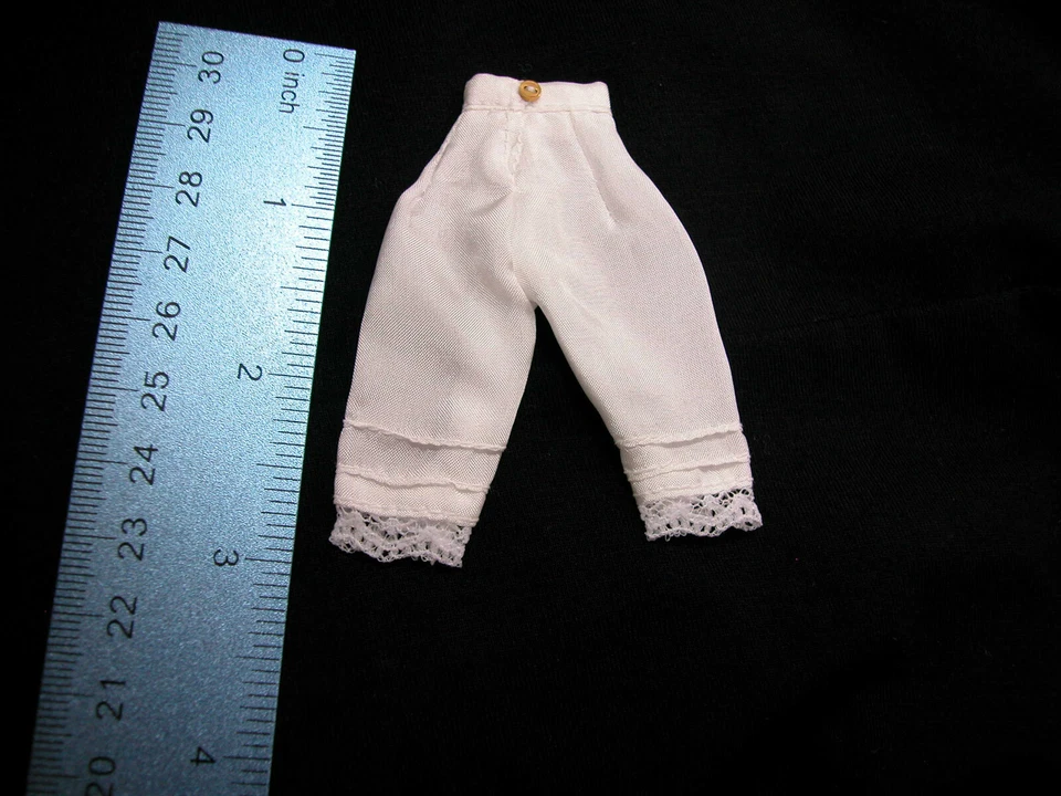 Heidi Ott #XZ910 Casa de Muñecas Miniatura Escala 1:12 Mujer Bajo Pantalones  Foto 3 de 4