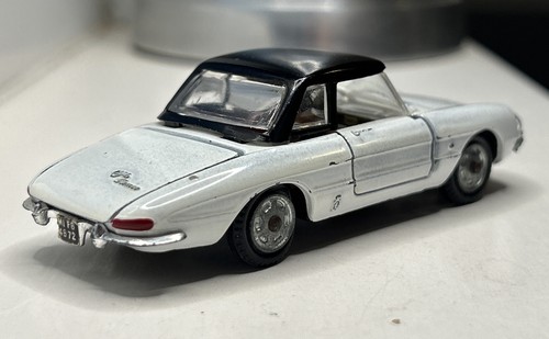 Mebetoys Alfa Romeo Duetto (Spider) White 1:43 Vintage 1967 Italian Diecast A-18 - Picture 10 of 24