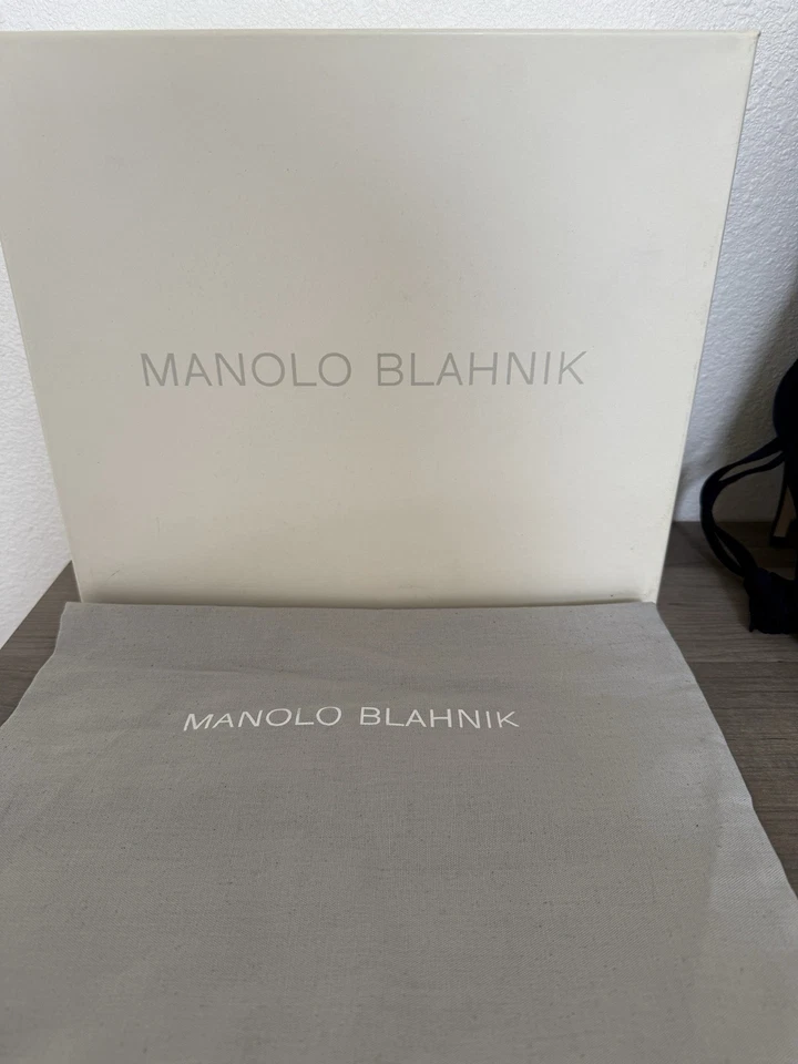 Manolo - Preciosas botas de corbata con borla de gamuza azul marino Foto 3 de 4