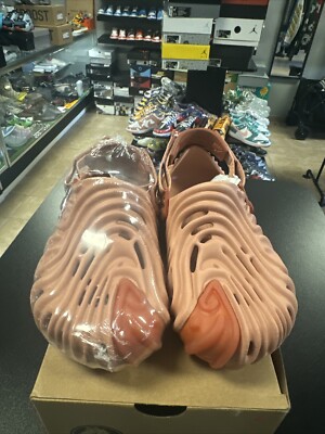 PALE BLUSH SALEHEBEMBURY X CROCS SIZE 7 FAST SHIPPING!!! | eBay display picture 1