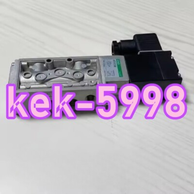 1PC NEW CKD Solenoid valve 4F210-08-DC24V #p