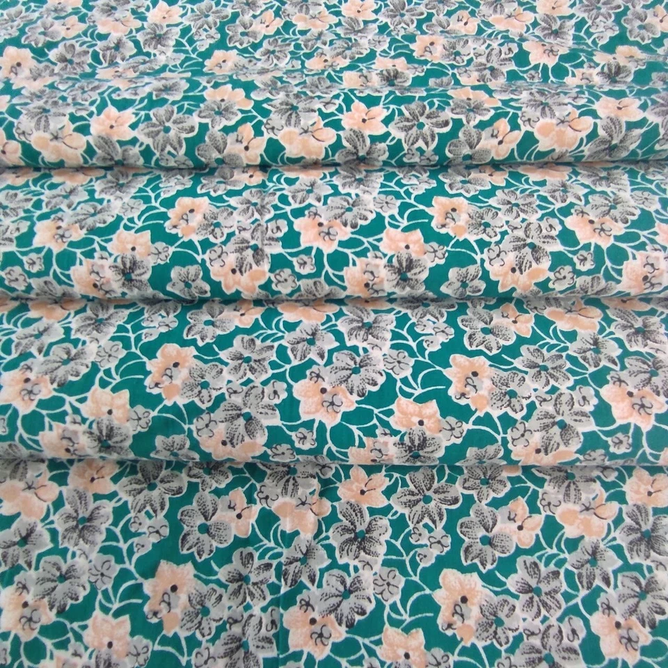Vintage chintz green floral cotton fabric Quilting sewing and craft  W 34" - Image 4 of 4