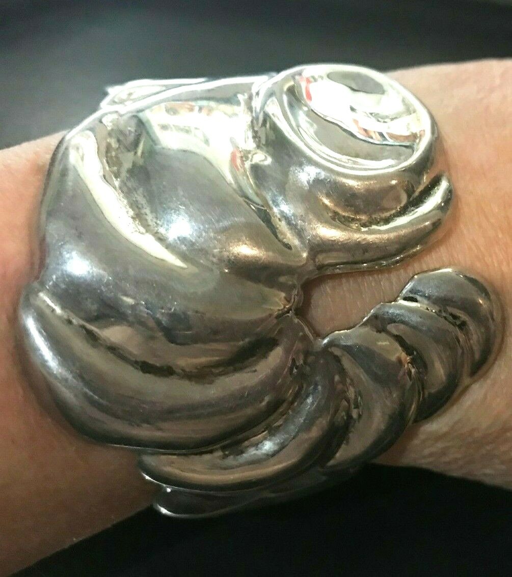 Sterling Silver Beautiful Solid Swirl  Design Cuf… - image 1