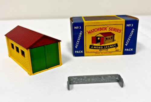 Vintage MOKO LESNEY Matchbox Accessory Pack 3 - Garage w/ Clip - Made in England
