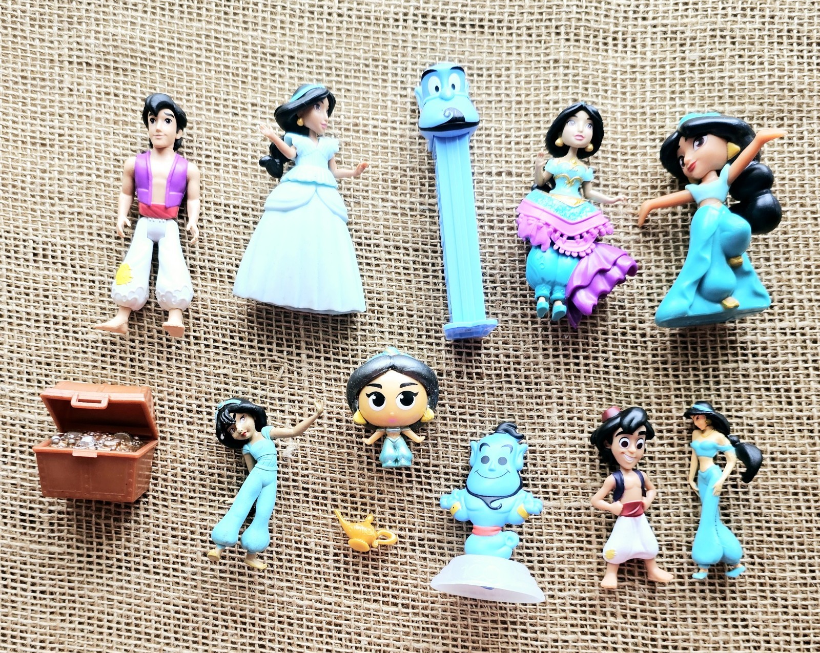 Lot Of 12 Disney Alladin Toy Figures  1" To 4.25"